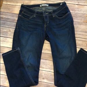 EUC Levi’s Bold Curve Jeans